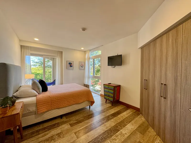 Queen bedroom